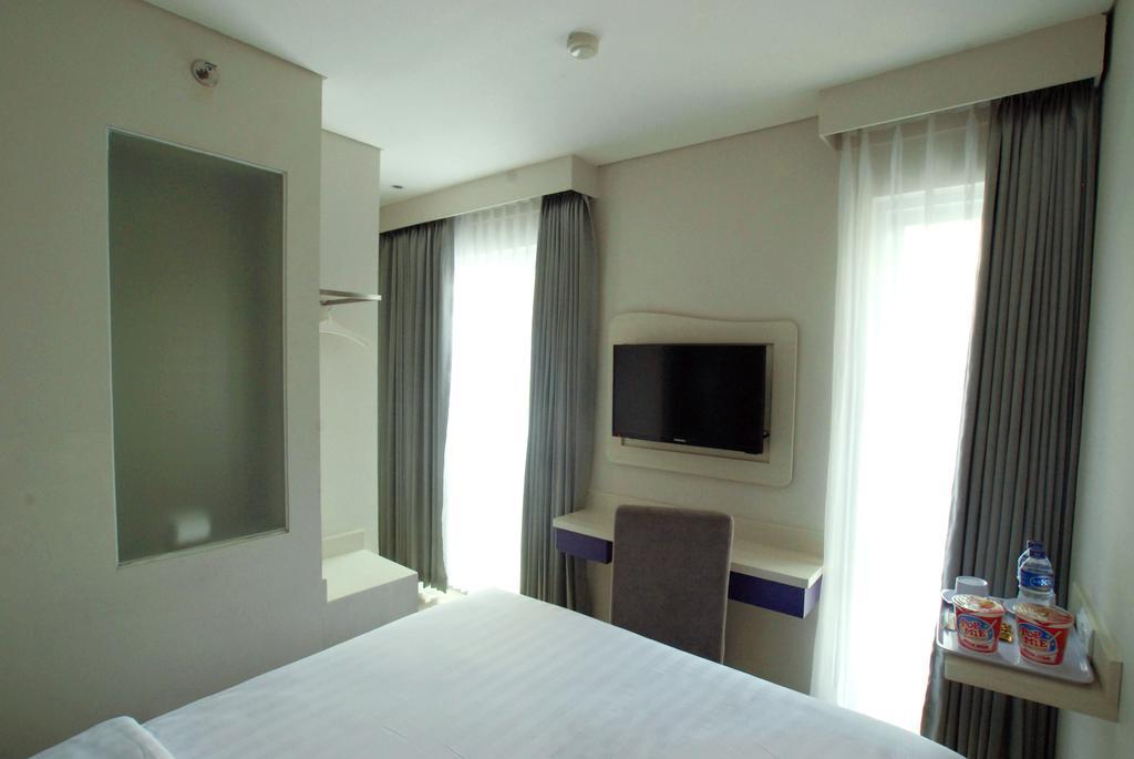 Vio Hotel Veteran Bandung Habitación foto